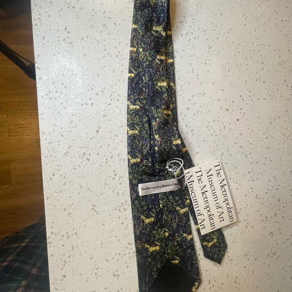Metropolitan Museum of Art Tie! - Picture 3 of 6